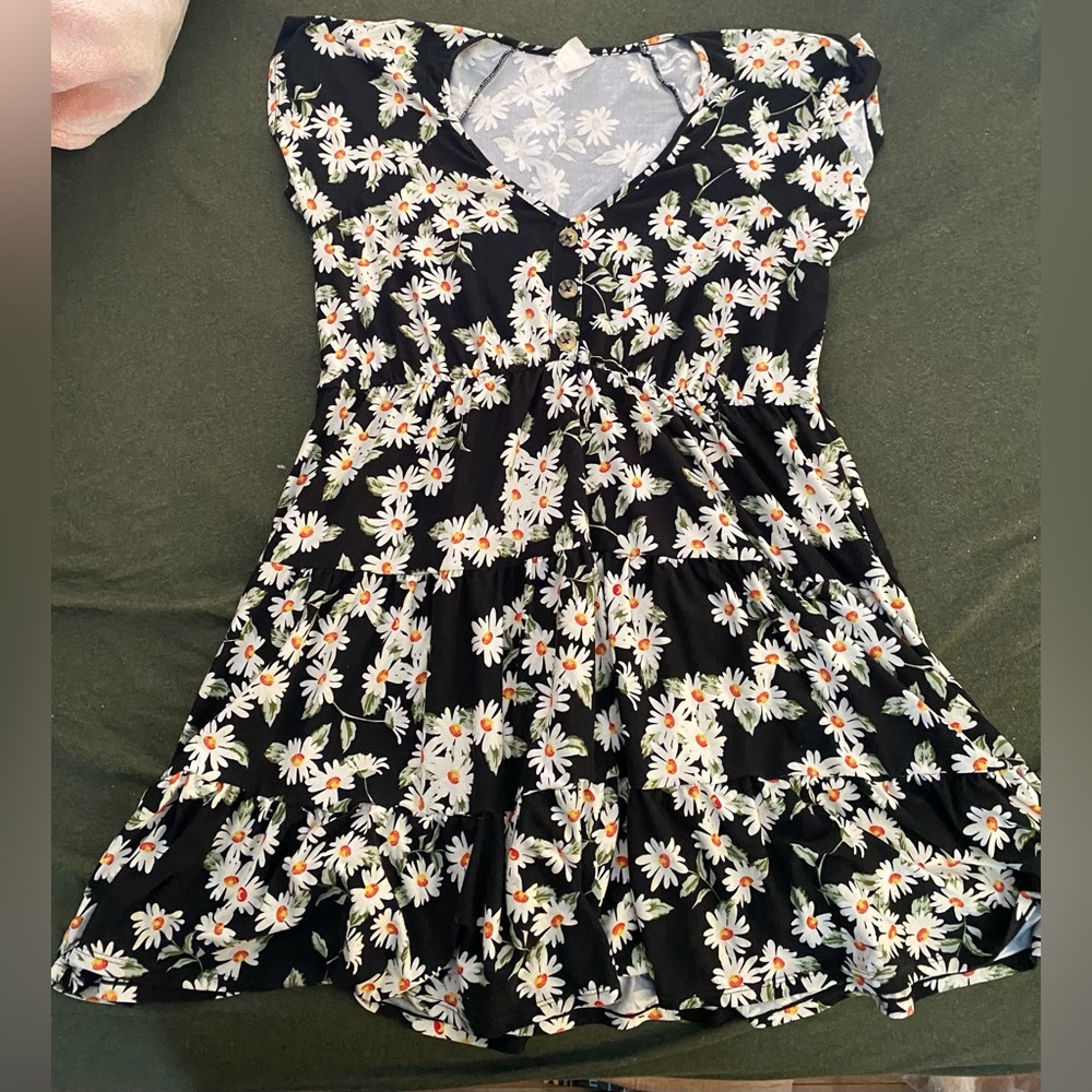 No boundaries daisy dress